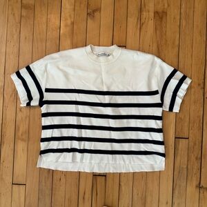 Short sleeve sweater